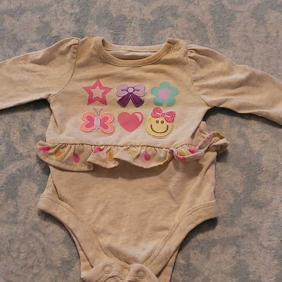 Tan outfit - Picture 2 of 4